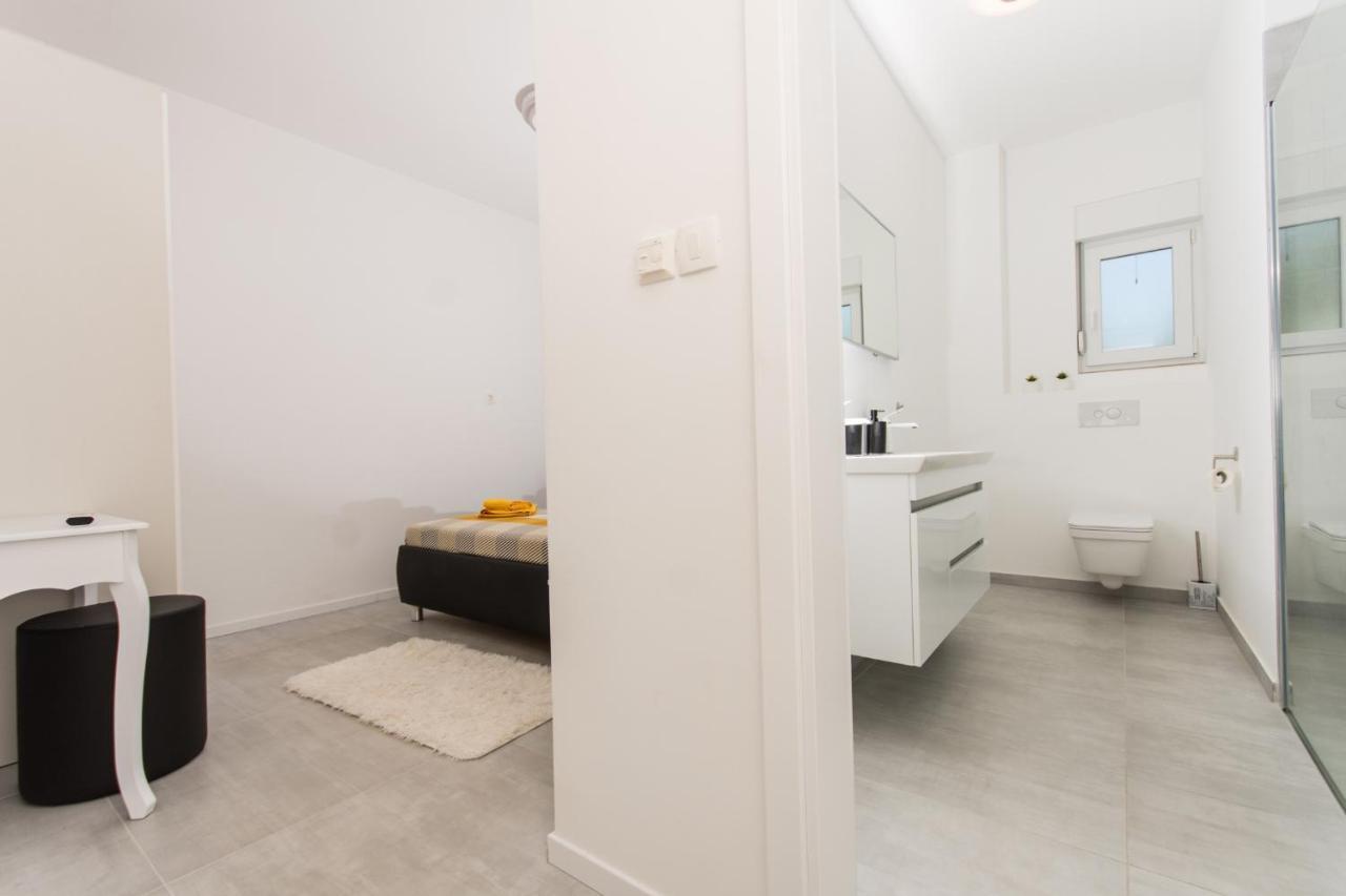 Apartment Julia Трогір Екстер'єр фото